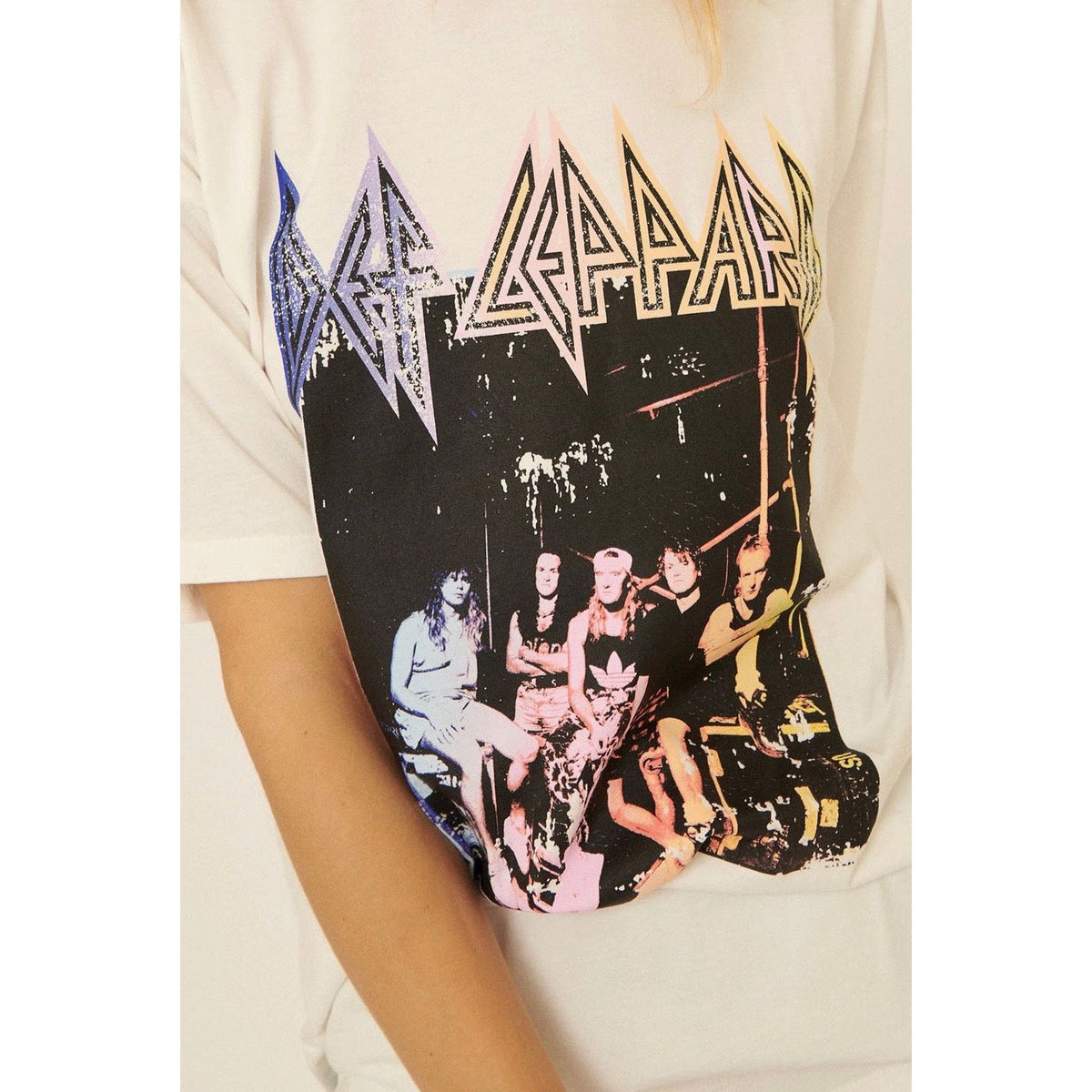 Def Leppard Rainbow Vintage-Print Graphic Tee