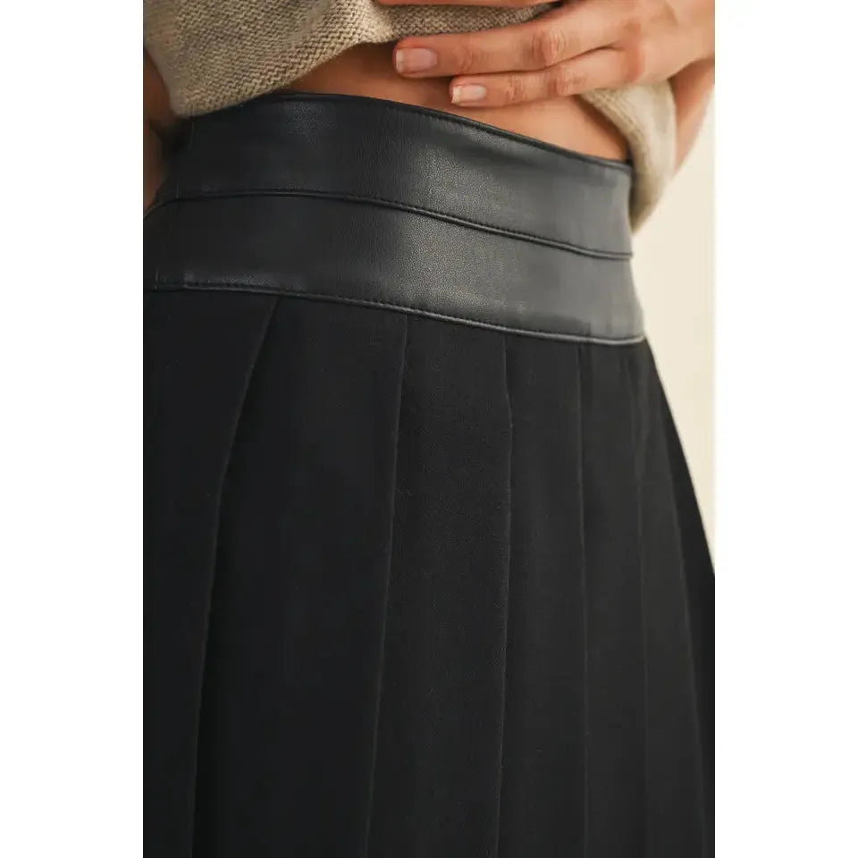Idol Black Skort